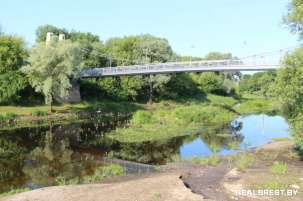 Сильно обмелевший Мухавец обнажил фрагменты истории в Брестской крепости