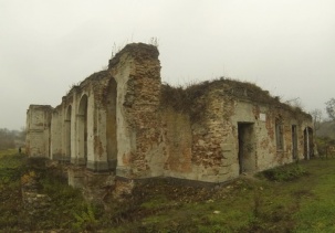 Руины Бернардинского монастыря разбирают по кирпичикам на индивидуальное строительство