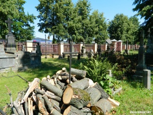 Последствия стихии на католическом некрополе