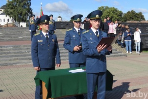 В Брестской крепости приняли присягу молодые сотрудники таможни