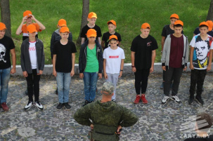 Почему телефоны в школьном лагере Патриот в Брестской крепости разрешены только на полчаса?