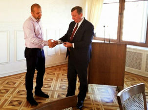 За вклад в популяризацию истории города юбилейным знаком "1000 лет городу Бресту" награжден Денис Марук