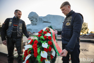 В Брестской крепости участники мотопробега, посвященного 75-летию Великой Победы, почтили память защитников Отечества