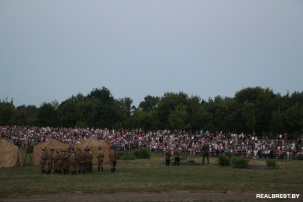 Около 15 тысяч человек стали зрителями реконструкции обороны Брестской крепости