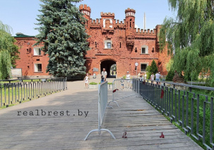 Мост у Холмских ворот Брестской крепости требует ремонта