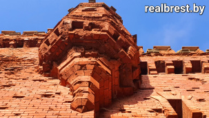 Зачем Брестскую крепость строили «красиво»?