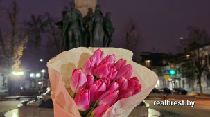 В Бресте 14 февраля с самого утра стартовали продажи цветов