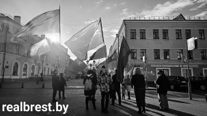 Как Брест празднует 7 ноября: цветы к памятнику Ленина и автопробег