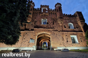 Подсветка в мемориальном комплексе «Брестская крепость-герой»