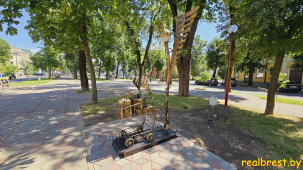 В Бресте открыли фонарь в честь 100-летия со дня образования органов торговли Беларуси