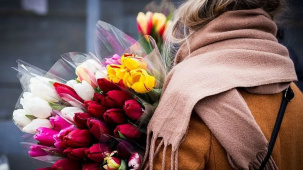 Белорусы получат пенсии и пособия за 8 марта досрочно