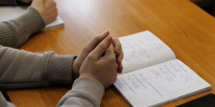 Занятия в группах у репетиторов запретят? Для самозанятых предлагают важные изменения