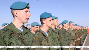 В Бресте более 300 десантников-срочников уволили в запас
