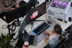 На первом месте больше не айтишники. Белстат озвучил среднюю зарплату в марте