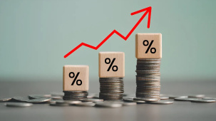 ЕАБР: зарплата в Беларуси растет большими темпами уже 20 месяцев