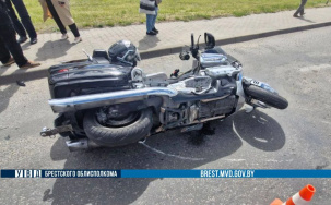 Водитель Audi не уступила дорогу мотоциклисту на улице Мошенского в Бресте