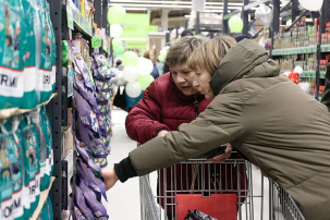 Власти объяснили белорусам, почему товары в магазинах стали резко дорожать