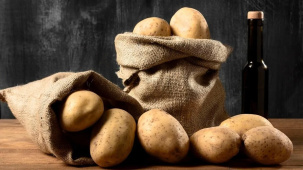 Почему в этом году картофель закончился раньше обычного – рассказал чиновник