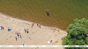 В Беларуси появился пляж с видом на дворец. Рассказываем, где он, и показываем, как выглядит