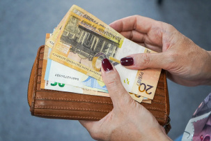 Число работающих белорусов сократилось впервые за полгода