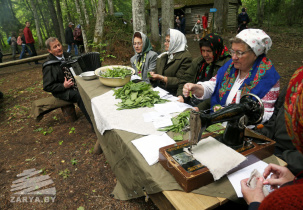 Восемьдесят лет в урочище «Хованщина» Ивацевичского района проходят так называемые маёвки