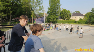 Поговорили с первыми посетителями скейт-парка в Бресте