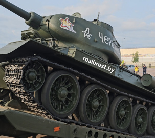 Легендарные танки, которые принимали участие в параде 9 Мая, привезли в Кобрин