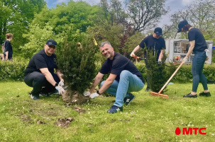 МТС во Всемирный день окружающей среды высадил деревья в центре Минска