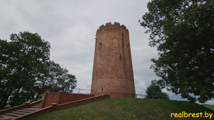 Уникальный памятник архитектуры и оборонительного зодчества – Каменецкая башня