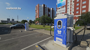 Ночью – за 45 копеек. В Бресте запустили быстрые станции для электромобилей