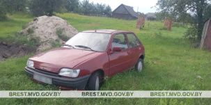 Решил произвести впечатление на девушку и предложил взять одну из машин на дворовой стоянке