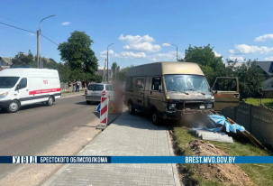 Отказ тормозов у авто: сбил сначала мотоцикл, а потом на тротуаре пешехода