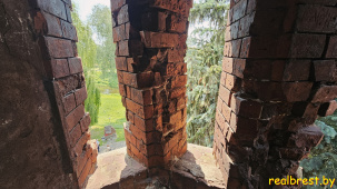 На крыше Холмских ворот Брестской крепости