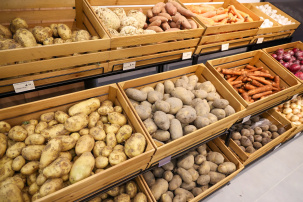 МАРТ прокомментировал проблемы с картошкой и «неприглядные» овощи и фрукты в магазинах