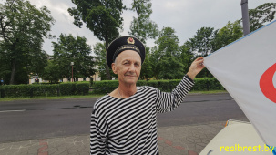 Ролики, как брестский фонарщик почтил память моряков, завирусились в TikTok