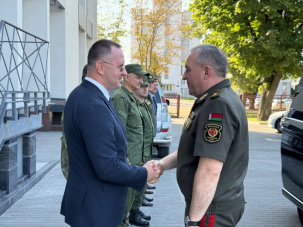 Министр обороны Беларуси генерал-лейтенант Виктор Хренин сегодня работает в Брестском гарнизоне