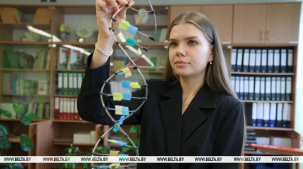 Минобразования: учитель тоже не должен использовать мобильный телефон без необходимости