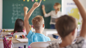 Запрет на мобильные телефоны, ограничения для родителей: что изменится с 1 сентября в школах