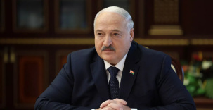 Лукашенко заявил, что "очень много должен" белорусскому народу