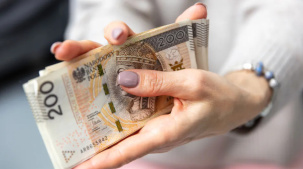 Польша хочет отменить пособия на детей для неработающих иностранцев