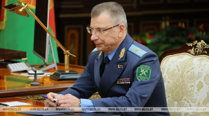 Председатель ГТК Беларуси: соседние страны нарушают соглашения по пропуску через границу транспорта