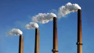 Промпроизводство в Беларуси продолжает падать. Какие регионы пока в плюсе?