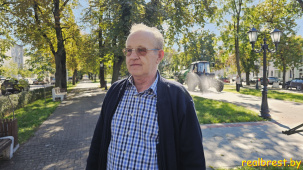 Ранее установленные устройства для отпугивания птиц на площади Свободы в Бресте неэффективны — вороны привыкли к сигналам