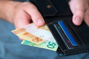 Беларусбанк вводит комиссию за внесение денег на счет – как не платить