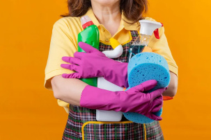 Уход за детьми, котами и кашемиром: чего ждут от домработниц в Беларуси и какие расценки на их услуги