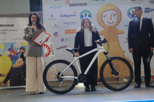 Турниры, роботы и приз-велосипед. В Бресте проходит «Черная пешка»