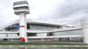 "На новогодние праздники рейсы активно раскупаются". В аэропорту Бреста рассказали о пассажиропотоке и планах