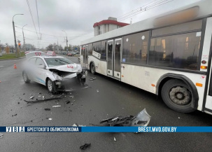 ДТП в Бресте с участием автобуса MAZ и автомобиля Hyundai