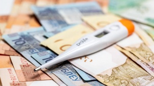 В Беларуси изменили правила выплаты больничных. Кого коснется в первую очередь?