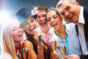 Ведущие и музыканты проведут последний Новый год в статусе ИП – что дальше